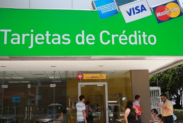 ¿Pagar en cuotas o revolvente?
