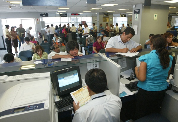¿Conviene reprogramar o refinanciar deudas?