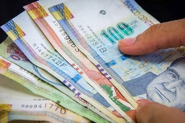 Más de 4.8 millones de peruanos tienen alto riesgo de no poder pagar sus deudas