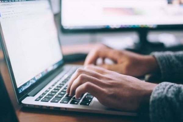 emprendedor computadora