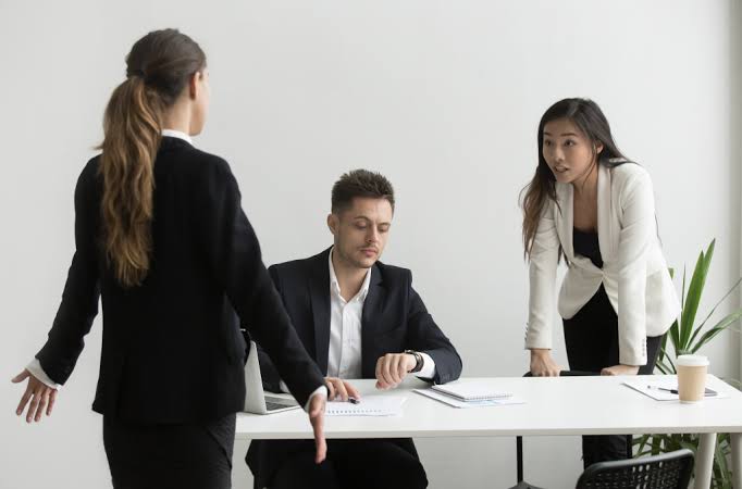 Formas de resolver los conflictos laborales presencialmente y a distancia