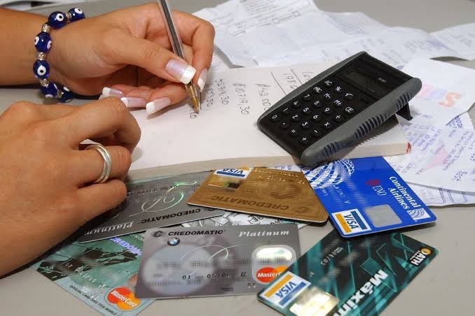 ¿Cómo mantener un score crediticio positivo?